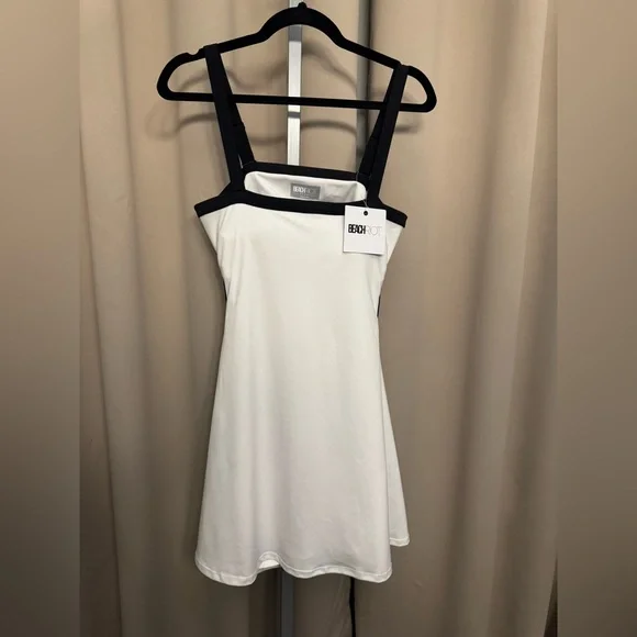 BEACH RIOT
Sage Active Dress - Picture 3 of 6